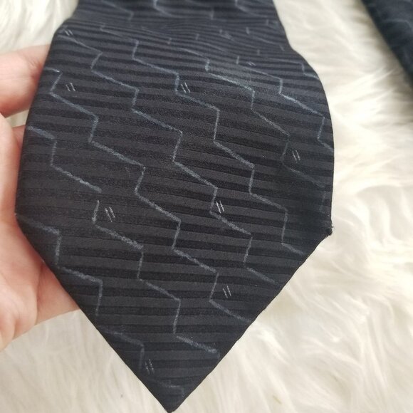 Hathaway Black Zig Zag Mens 100% Italian Silk Business Casual Vintage Men's Tie - Picture 2 of 5